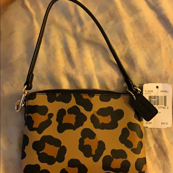 Coach wristlet - Picture 3 of 3